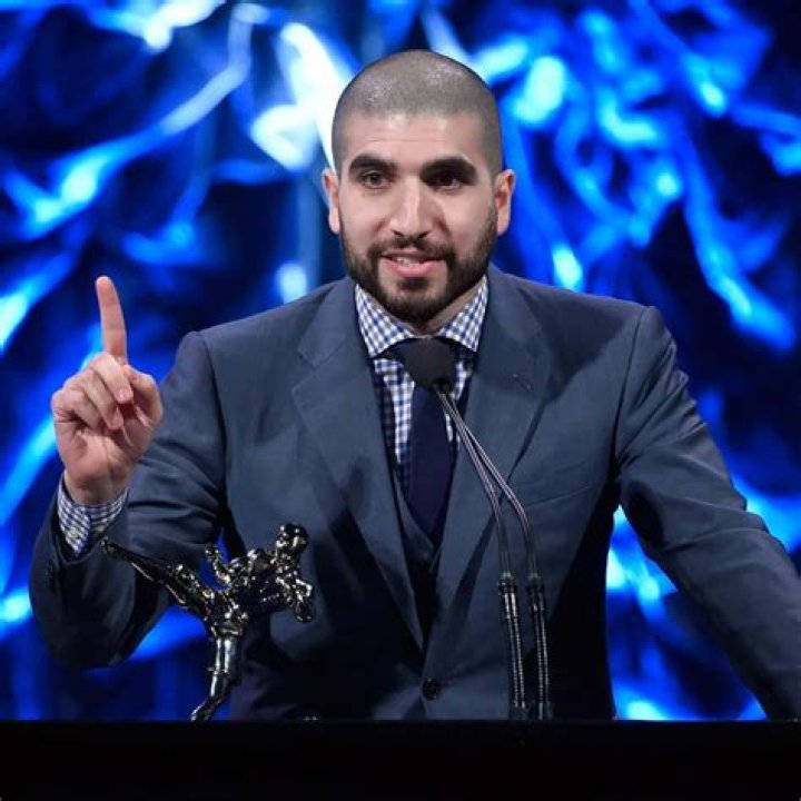 Unveiling Ariel Helwani's Net Worth: Journey To Financial Success